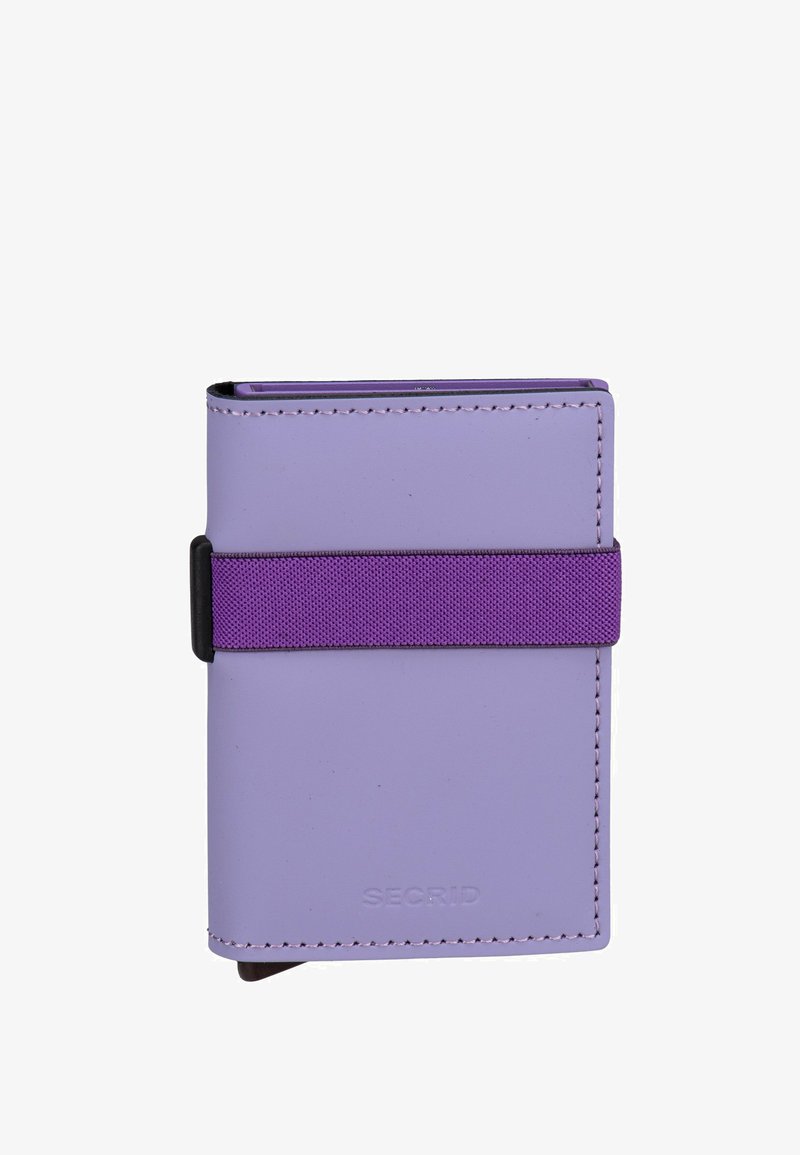 Petit portefeuille en cuir lavande avec bande élastique violet foncé et logo "SECRID" embossé sur le devant, présenté fermé sur un fond blanc.