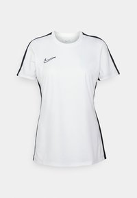 Maglietta sportiva bianca con strisce nere laterali, girocollo, maniche corte e logo Nike sul petto in alto a sinistra. Tessuto morbido al tatto.