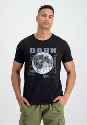 Alpha Industries DARK SIDE - T-shirt con stampa - black reflective