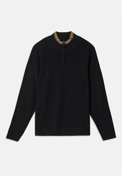 Czarny sweter z prążkowanego dzianiny z ćwierć zamkiem i kolorowym, paskowanym kołnierzem. Długie rękawy i luźny krój. Miękka tekstura.