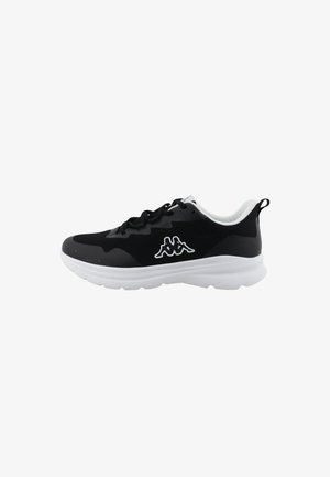 Adidași negri cu un interior din plasă, talpă albă, șireturi negre și un logo pe lateral. Vârf rotunjit cu un guler pentru gleznă căptușit.