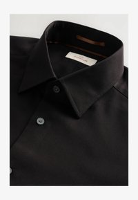 Unselected, black