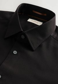 REGULAR FIT - SIGNATURE TEXTURED SMART - Kostymskjorta - black