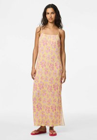 Pieces PCAMBER - Velika haljina - mellow yellow