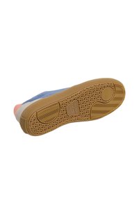 Thumbnail Image 4