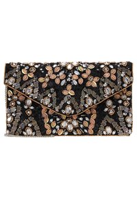 Czarna kopertówka ozdobiona misternymi koralikami i cekinami w kwiatowe wzory, z klapką na zatrzask i srebrnym łańcuszkowym paskiem.