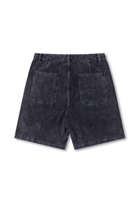 Shorts en corduroy bleu marine avec un motif rayé, deux poches arrière et une taille flexible. Présente des détails de logo discrets sur une poche.