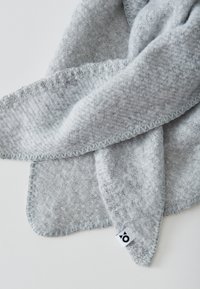 OPUS AMADSI  - Halsdoek - hazy fog melange
