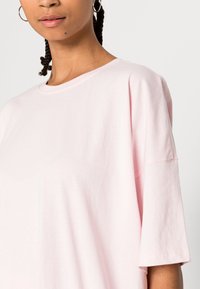 ONLY ONLMAY LIFE OVERSIZE - T-shirt básica - parfait pink solid