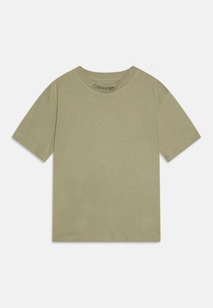 - T-shirt basic
