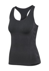 Zwarte sportieve tanktop met een getailleerd ontwerp, racerback-stijl, textuurstof en een chevronpatroon aan de zijkant. Logo geplaatst aan de onderkant.