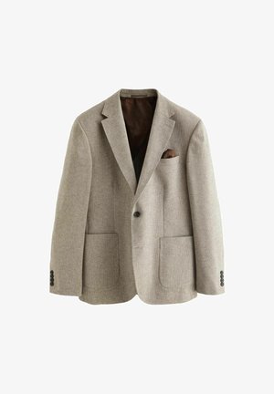 Jasnobrązowa marynarka o teksturowanej tkaninie, z dwoma przednimi kieszeniami, kieszenią na piersi z brązowym kwadratowym detalem oraz czarnymi guzikami na rękawach.