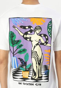 On Vacation UNISEX - Μπλουζάκι με στάμπα - white