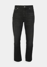 Svarta denimjeans med rak passform, med knappstängning fram, fem fickor och en subtil textur.