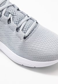 Under Armour Silniční běžecké boty - grey