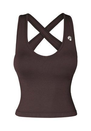 Dunkelbrauner nahtloser Sport-BH mit breiten, überkreuzten Trägern und kleinem weißem Logo auf der linken Brustseite.