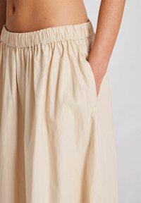 GAI+LISVA ASTRID - Dolgo krilo - summer sand