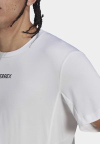 Adidas Terrex TERREX MULTI - Pamata T-krekls - white