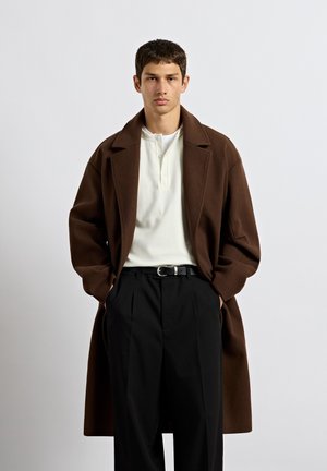 Burocs, OVERSIZE COAT - Класическо палто - brown