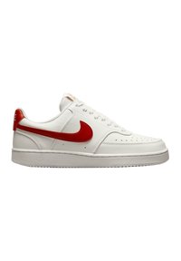 Sneakers in pelle bianca con il logo Nike rosso, punta perforata, suola in gomma bianca e accenti beige chiaro sulla linguetta e sul tallone.