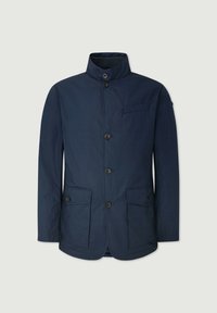 Marinblå jacka i ett texturerat tyg med hög krage, framknäppning, två framfickor och en liten bröstficka.