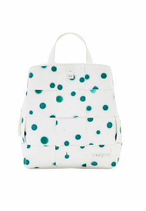 Weiße gewebte Handtasche mit grünen Punkten, einem oberen Griff und einem kleinen vorderen Verschluss, gebrandet mit "Desigual" unten rechts.