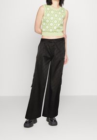 Juicy Couture Cargobyxor - black