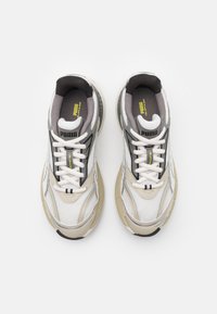 Puma VELOPHASIS ALWAYS ON - Sportcipő - vapor gray/cast iron