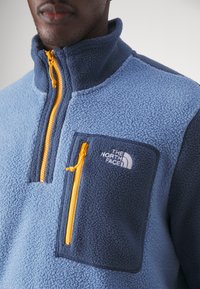 The North Face M YUMIORI 1/4 ZIP - Vesta od flisa - indigo stone/shady blue