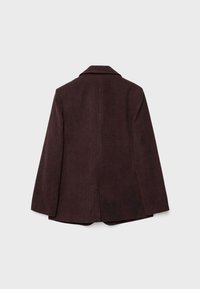 Burgundivärinen korduroy-takki, jossa on kaulus, pitkät hihat ja suora leikkaus. Takissa on hienovarainen tekstuuri, eikä siinä ole koristeita. Näytetään takanäkymä.