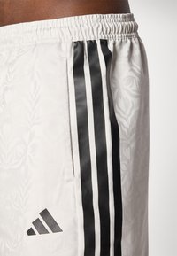 adidas Sportswear TIRO  - Kurze Sporthose - grey one/black