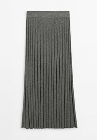 Jupe midi en maille grise avec une large ceinture et des plis verticaux, conçue avec un ourlet droit.