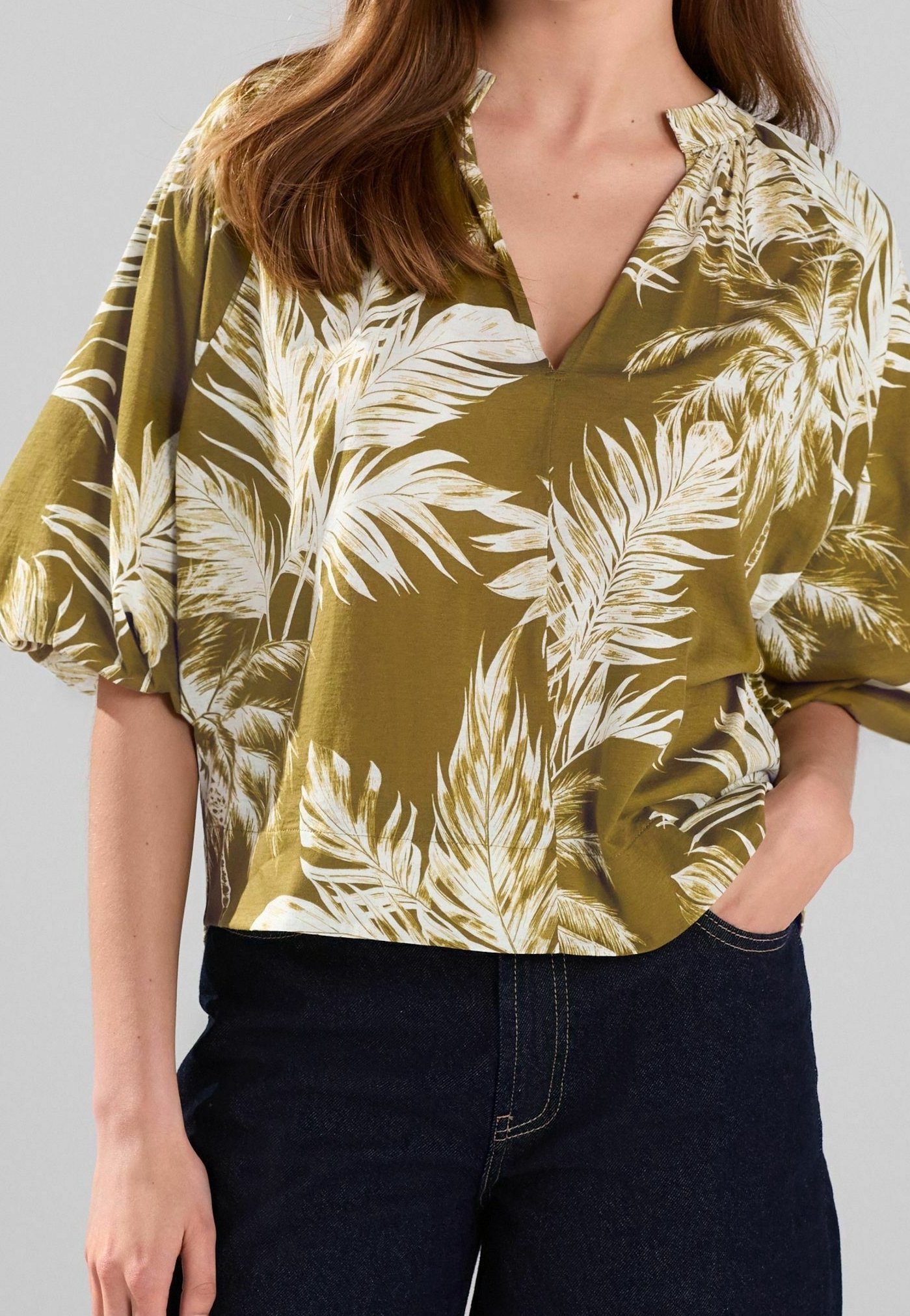 Haut Sans Manches New Look Taille 10 - Vert Olive/Blanc Motif Feuilles - Occasion Très Bon État