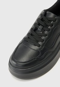 Even&Odd Wide Fit Baskets basses - black