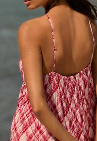 Next REGULAR FIT-HALTER NECK - Maksimekko - red white