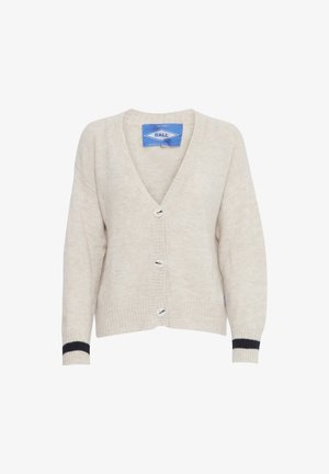 Cardigan bej cu nasturi, decolteu adânc în V, manșete striate cu detaliu cu dungi negre și tiv striat, având o etichetă albastră a mărcii la nivelul gâtului.