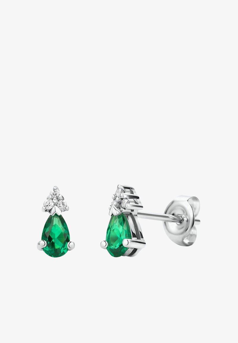 Örhängen i smaragdgrön tårform har fyra små klara stenar och silvermetalldetaljer, som visar en polerad yta och en elegant design.