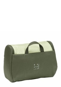 Sac en matériau recyclé de couleur vert foncé et vert clair, de forme cylindrique. Il dispose de deux poignées et d'une impression écologique.