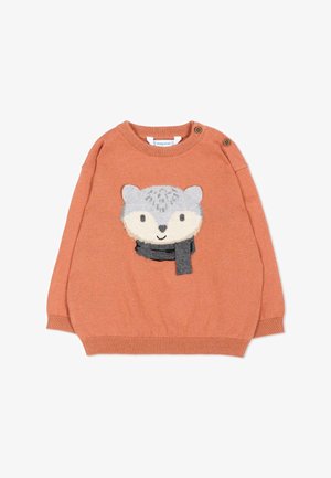 Maglione arancione a maniche lunghe per bambini con un viso di animale sorridente che indossa una sciarpa grigia lavorata a maglia sul davanti e due bottoni sulla spalla.