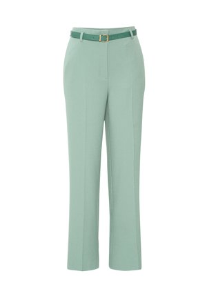 Pantalons ajustés vert menthe avec une texture lisse, des jambes droites et une ceinture assortie avec une boucle dorée en accent.