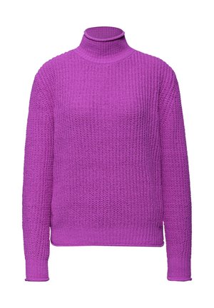 Suéter de cuello alto morado con un patrón de punto texturizado y puños acanalados. El diseño presenta un corte relajado y un ligero estiramiento.