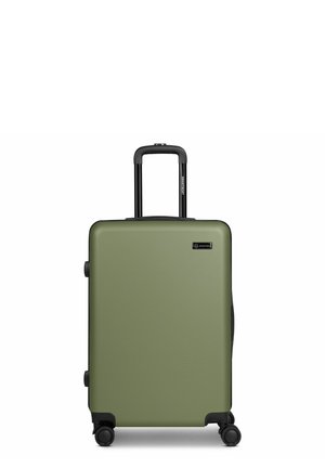 Maleta rígida de color verde oliva con cuatro ruedas giratorias negras y un asa telescópica extendida.