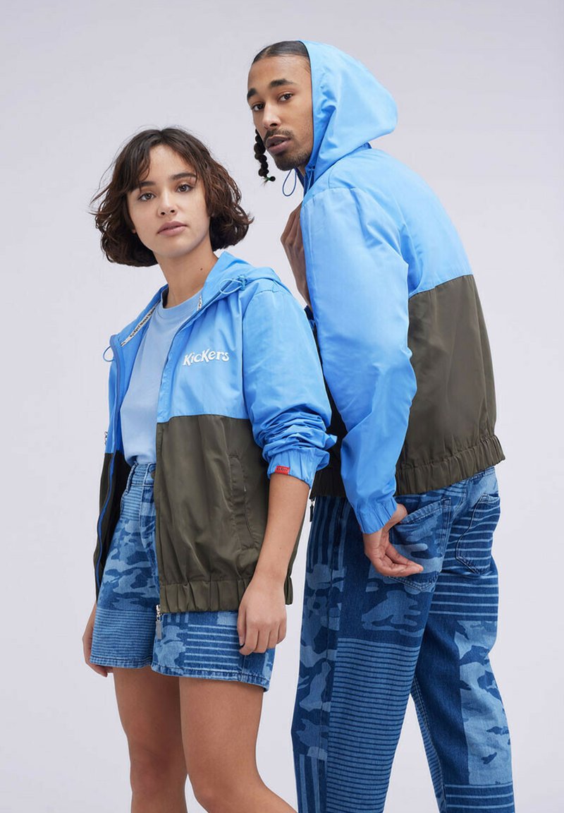 Kickers UPCYKIC - Impermeabile - bleu