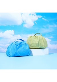The Flat Lay Co. THE FLAT LAY CO. DRAWSTRING MAKEUP BAG - Toalettmappe - blue parachute