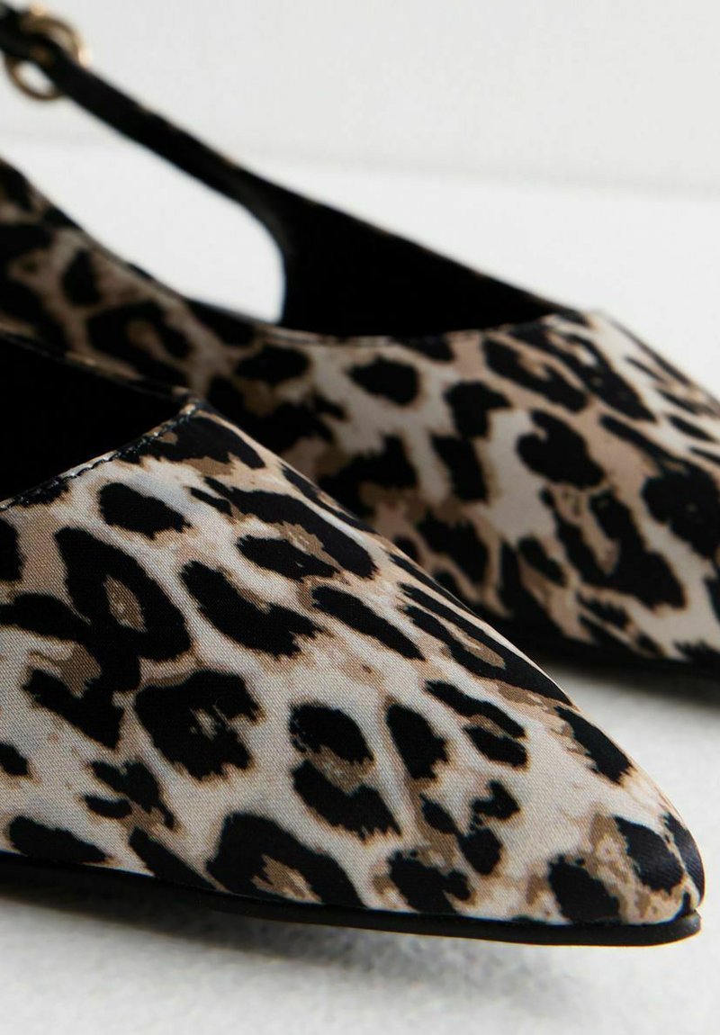New Look LEOPARD PRINT POINTED TOE Slingback ballet pumps