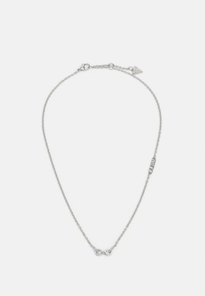Silberne Kettenhalskette mit einem Anhänger in Form eines Unendlichkeitssymbols, strukturierten Gliedern und einem Verschluss mit einem dreieckigen Charm.