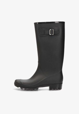 Botín de lluvia de goma negra con una punta redondeada, suela resistente, agarre texturizado y un detalle decorativo de hebilla en el lateral.
