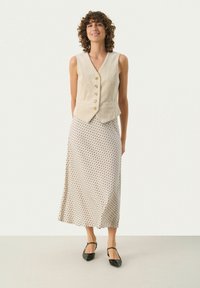 Part Two LINKA - Liivi - french oak