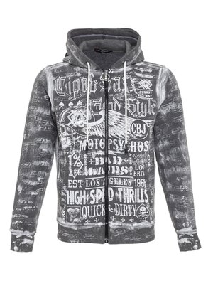 Graue Kapuzenjacke mit weißen Grafikdrucken, darunter Text und Totenkopfdesigns. Weicher Stoff mit einer gebürsteten Textur und Kordelzugkapuze.