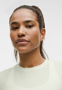 lululemon JERSEY TRAINING - Camiseta básica - bone